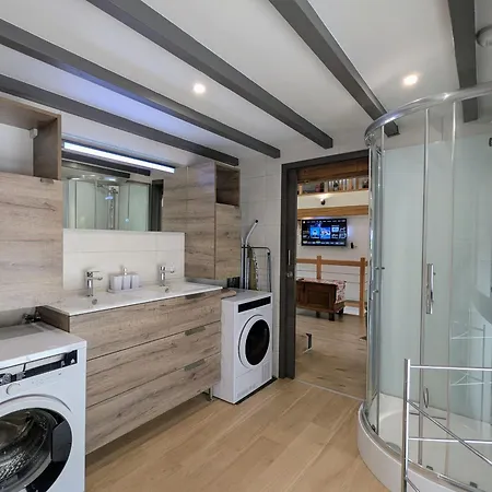 Moderne Et Renove Avec Carport Et Local A Au Calme Pres Des Vosges - Fr-1-589-342 Vienville