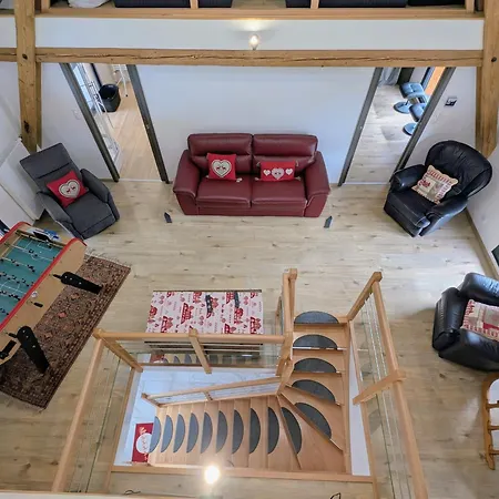 Moderne Et Renove Avec Carport Et Local A Au Calme Pres Des Vosges - Fr-1-589-342 Vienville